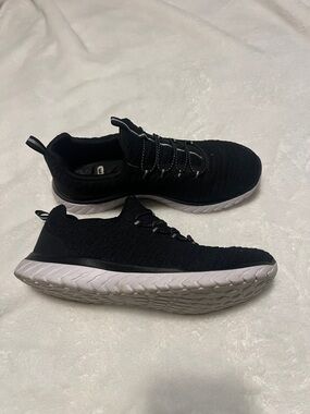 Women’s Black Knit Lightweight Sneakers